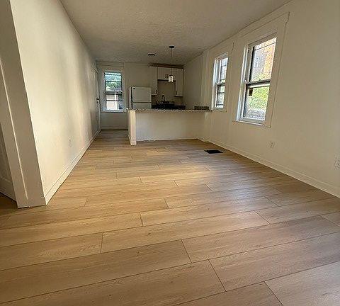 5th image of 311 Hilton Pl #11559065