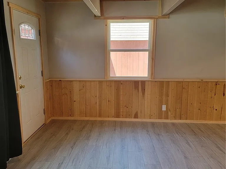 221 Imperial Ave — Photo 4