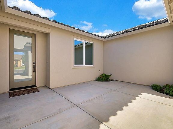 2nd image of 1123 Royo Ranchero Dr