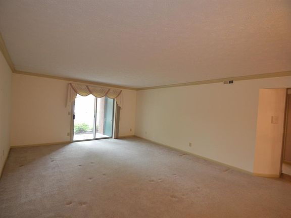 3rd image of 9653 Crosley Farm Dr APT 84