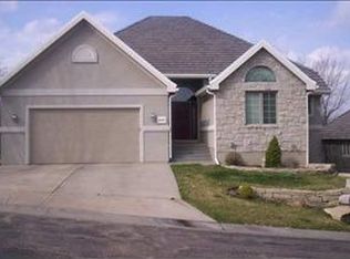 6828 SW Cottonwood Cir, Topeka, KS 66614