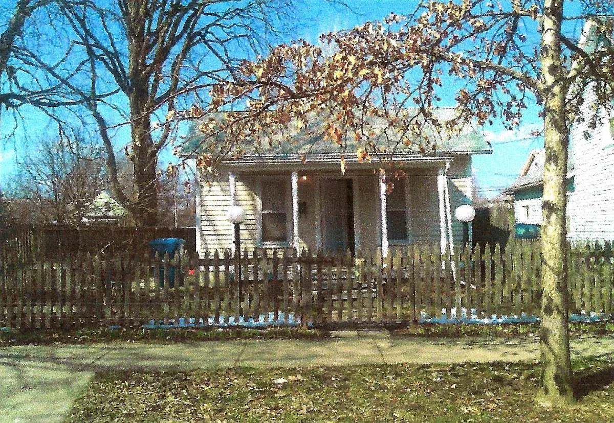 2 bed, 1010 sqft, $1,464 — Photo 2