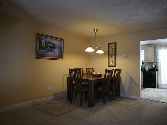 3rd image of 86 Sterling Ln #86