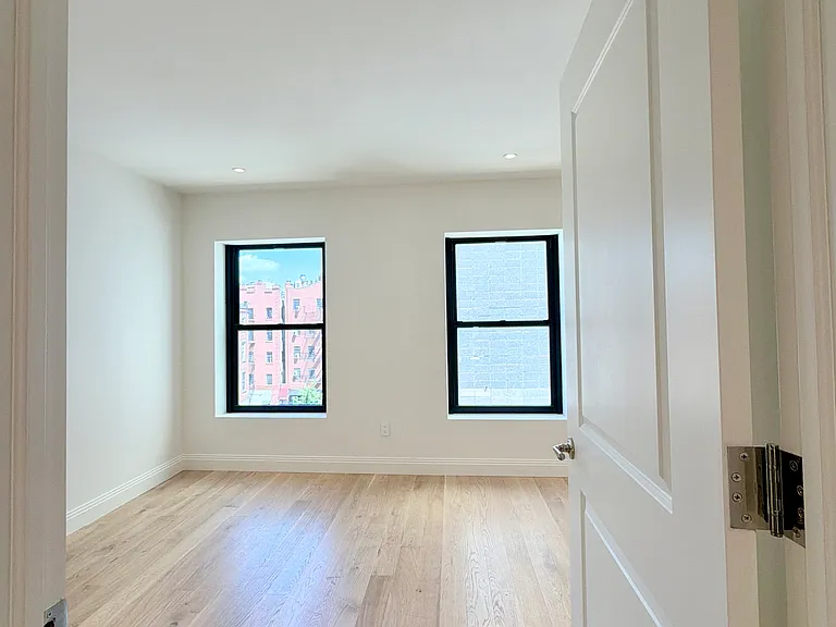 57 Christopher St #5B — Photo 23