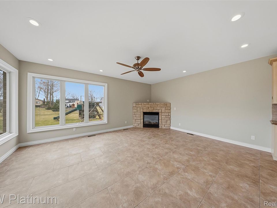48877 Point Lakeview Dr, photo 22