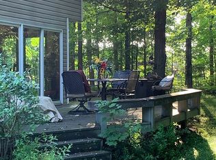 10221 Saumer Rd, Rosholt, WI 54473