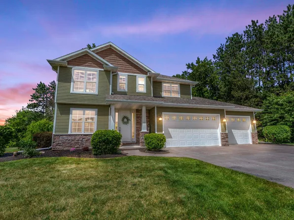W7574 Cross Country Ln, Hortonville, WI 54944