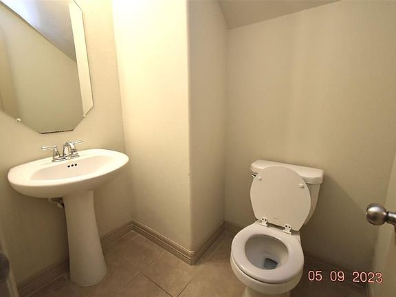 4th image of 2214 Mateo Park Dr