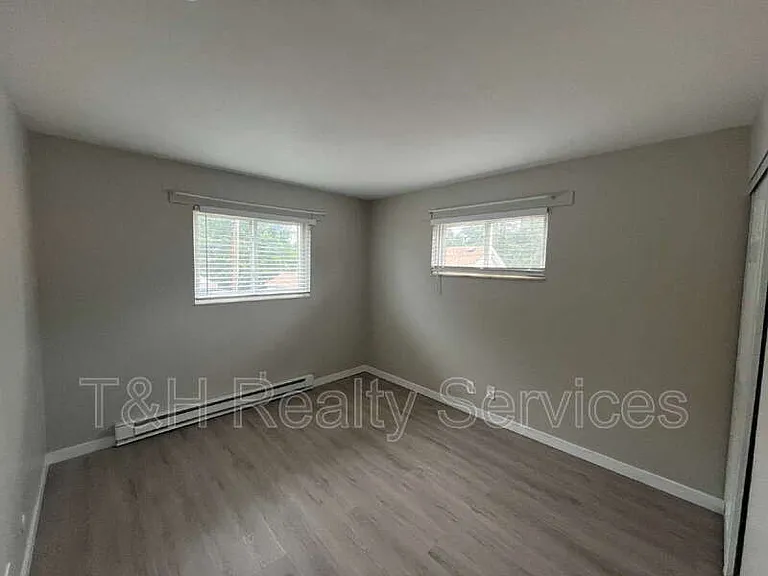 1152 Evans Ave #4 — Photo 5