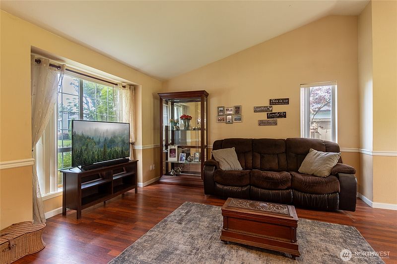 4th image of 21715 43rd Avenue Ct E