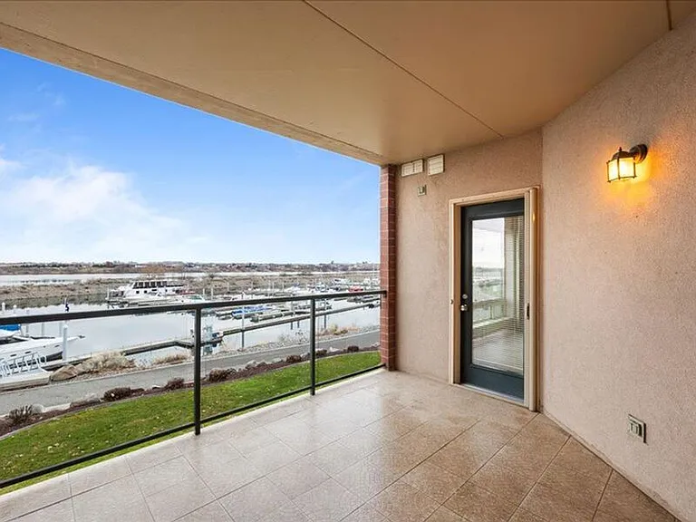 300 Col Point Dr #C-201 — Photo 6