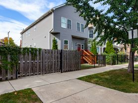 3138 N Sawyer Ave, Chicago, IL