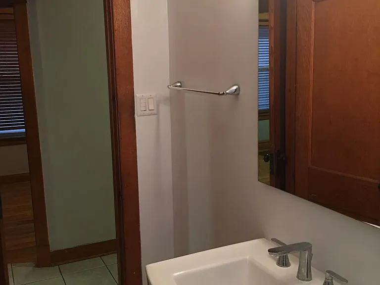 5211 W Byron St #1 — Photo 25
