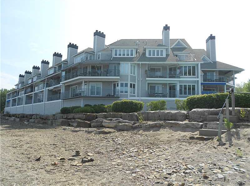 1st image of 10 Peninsula Dr