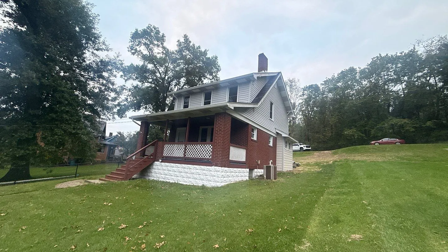 3 bed, 920 sqft, $1,150 — Photo 1