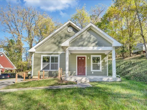 107 Holly St, Pulaski, VA 24301