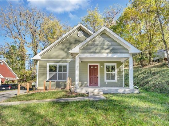 107 Holly St, Pulaski, VA 24301