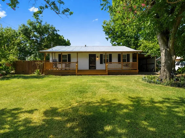 313 E Main St, Fairfield, TX 75840