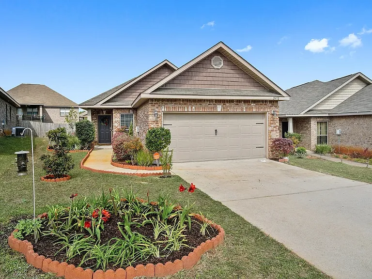 2492 Bentridge Dr W — Photo 1