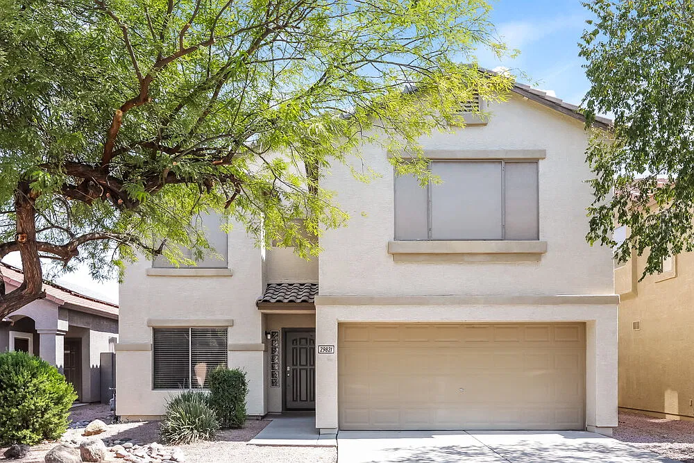 4 bed, 2.5 bath, 2294 sqft, $2,040 — Photo 1