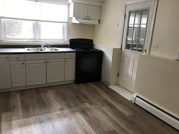 2nd image of 36 Janet Lee Ct