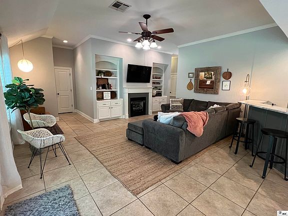 4th image of 110 Pleasant Valley Dr