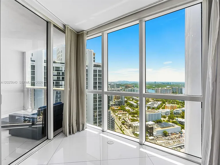 18201 Collins Ave #5303 — Photo 10