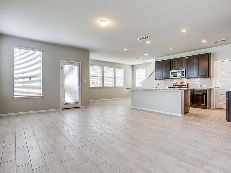 146 White Dunes Dr — Photo 5