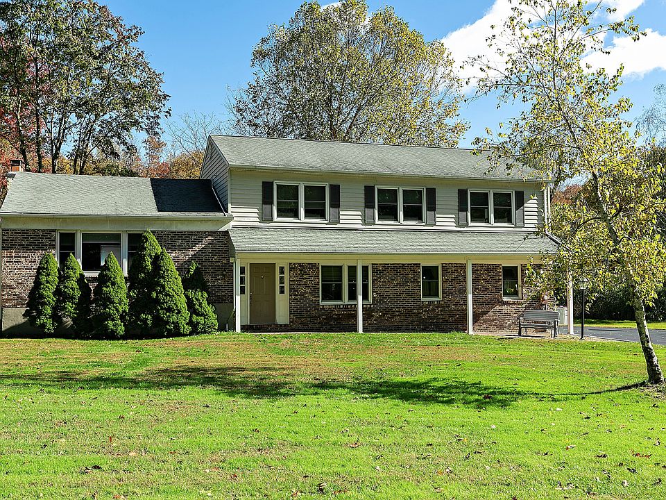 1st image of 1 Brady Ln
