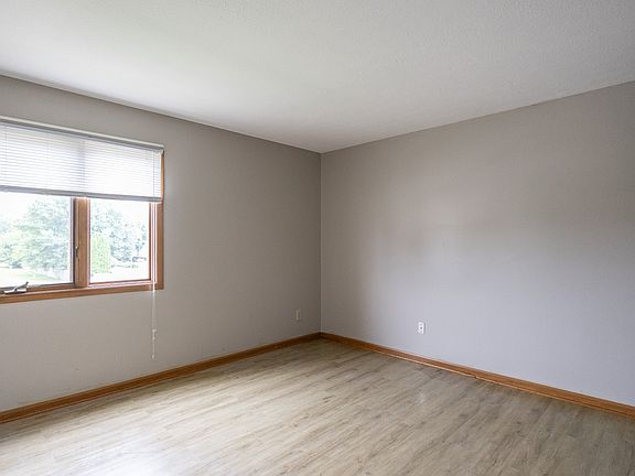 3rd image of 988 Timber Creek Ln