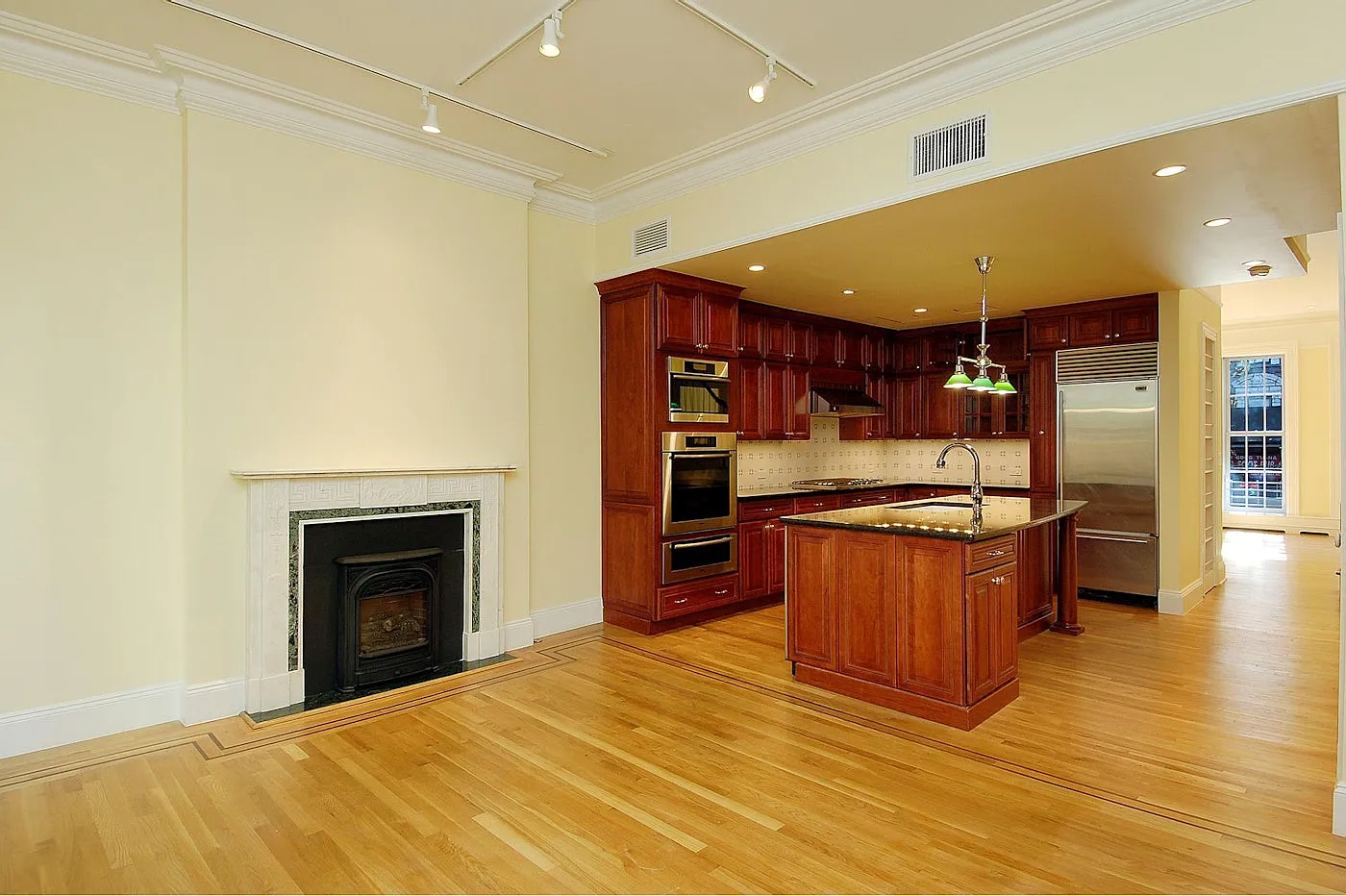 333 East 65th Street — Photo 3