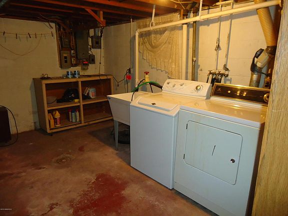 5th image of 515 Kneale Ave S
