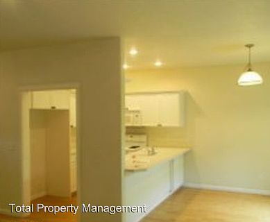 5th image of 562 SE Neptune Ave