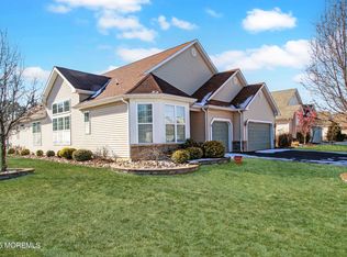 1 Woodview Dr, Whiting, NJ 08759