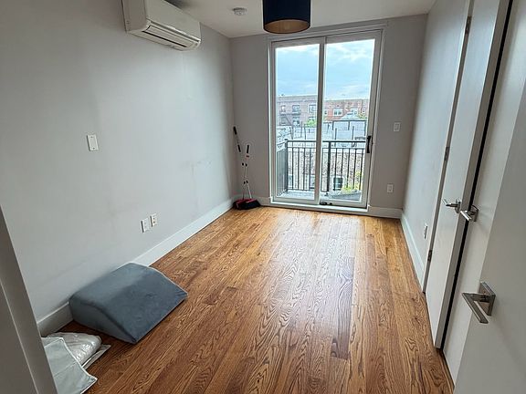 3rd image of 680 E 21st St #5A