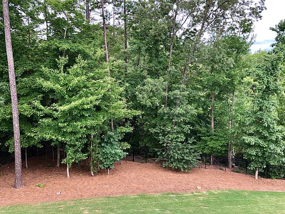 5th image of 739 Lingfield Ln
