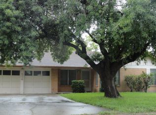 514 Willowick Dr, Port Lavaca, TX 77979