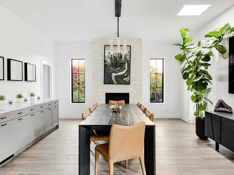 10011 E Windrose Dr — Photo 34