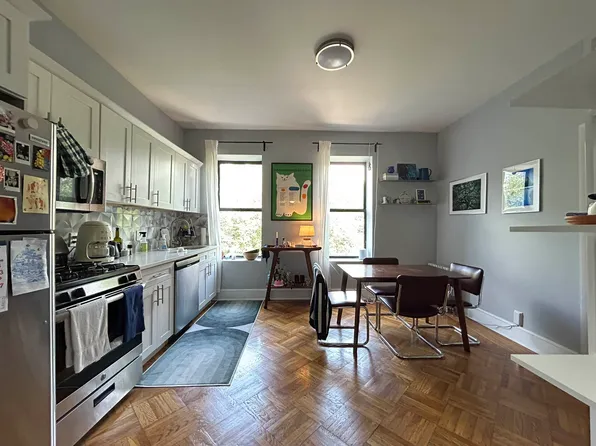 1040 Park Place image 1 of 10