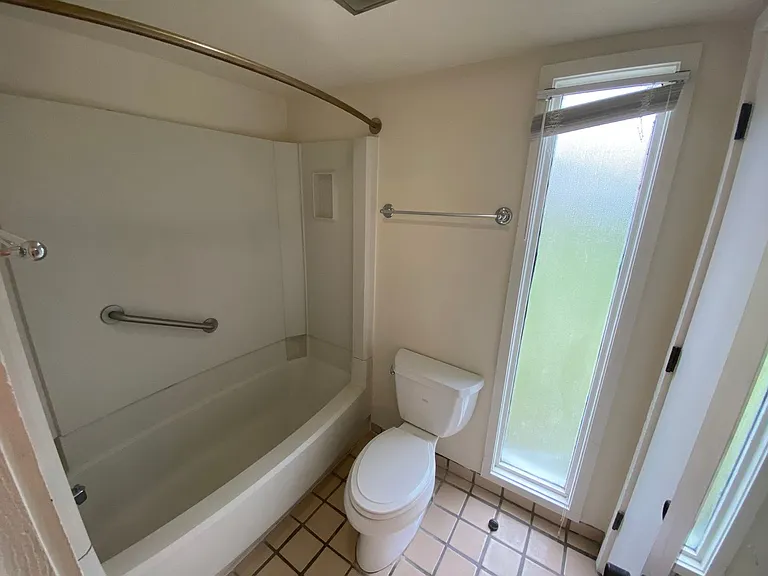 528 Maple Leaf Ct — Photo 11