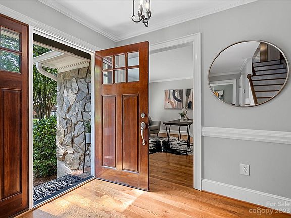 3rd image of 6026 Paddington Ct