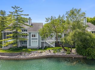 8103 Clearwater Pkwy, Indianapolis, IN 46240