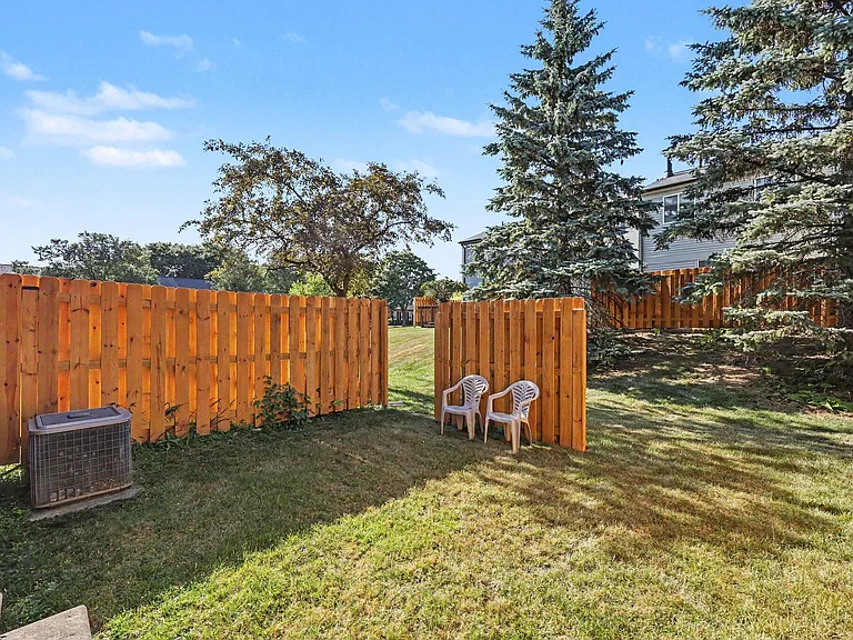 3422 Burbank Dr — Photo 15