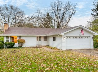 1S535 Taylor Rd, Glen Ellyn, IL 60137