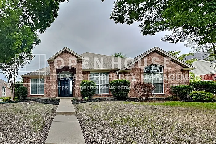 2906 Saint Vincent Dr — Photo 1