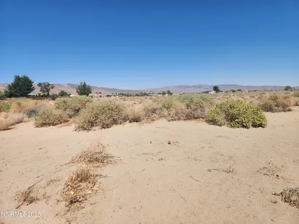 1420 E Antelope St, Silver Springs, NV 89429