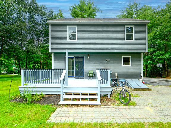 3rd image of 8 Oakwood Circle