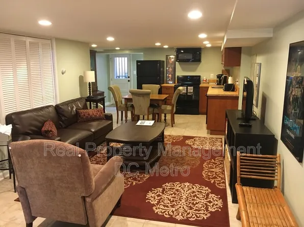 813 10th St NE #B, Washington, DC 20002