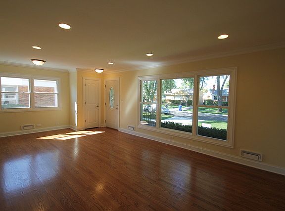 2nd image of 1275 S 6th Ave