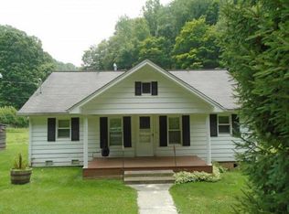 678 Drakes Creek Rd, Trade, TN 37691